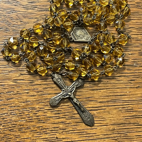Vintage Amber glass bead crystal Crucifix necklace Catholic Rosalry religious - Picture 12 of 14
